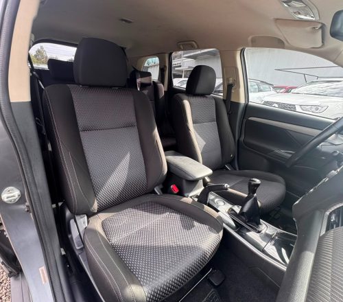 Mitsubishi Outlander — foto 30 de 40