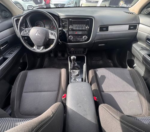 Mitsubishi Outlander — foto 32 de 40